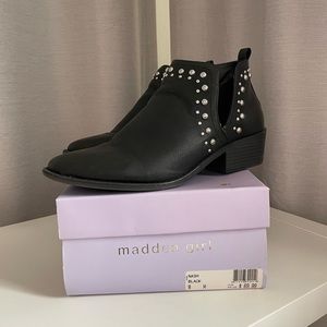 Madden girl Nash booties in black, size 8